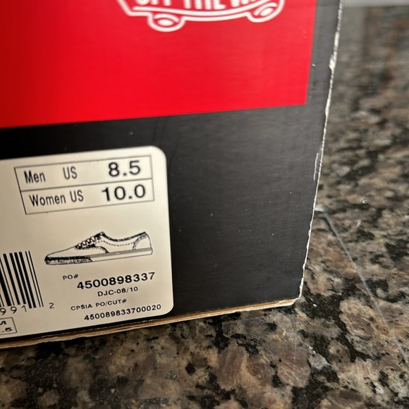 Vans off the wall unisex black/white M8.5 W10 NIB - Picture 8 of 8